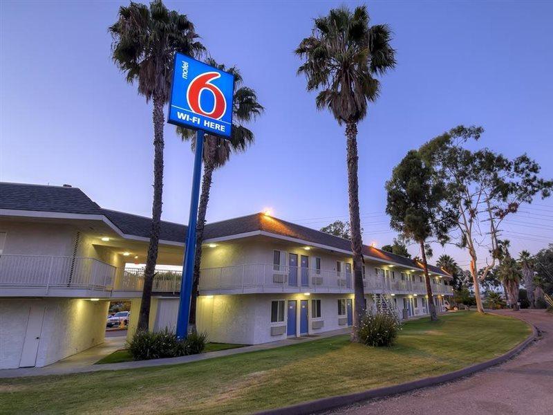 圣地亚哥北6号汽车旅馆 外观 照片